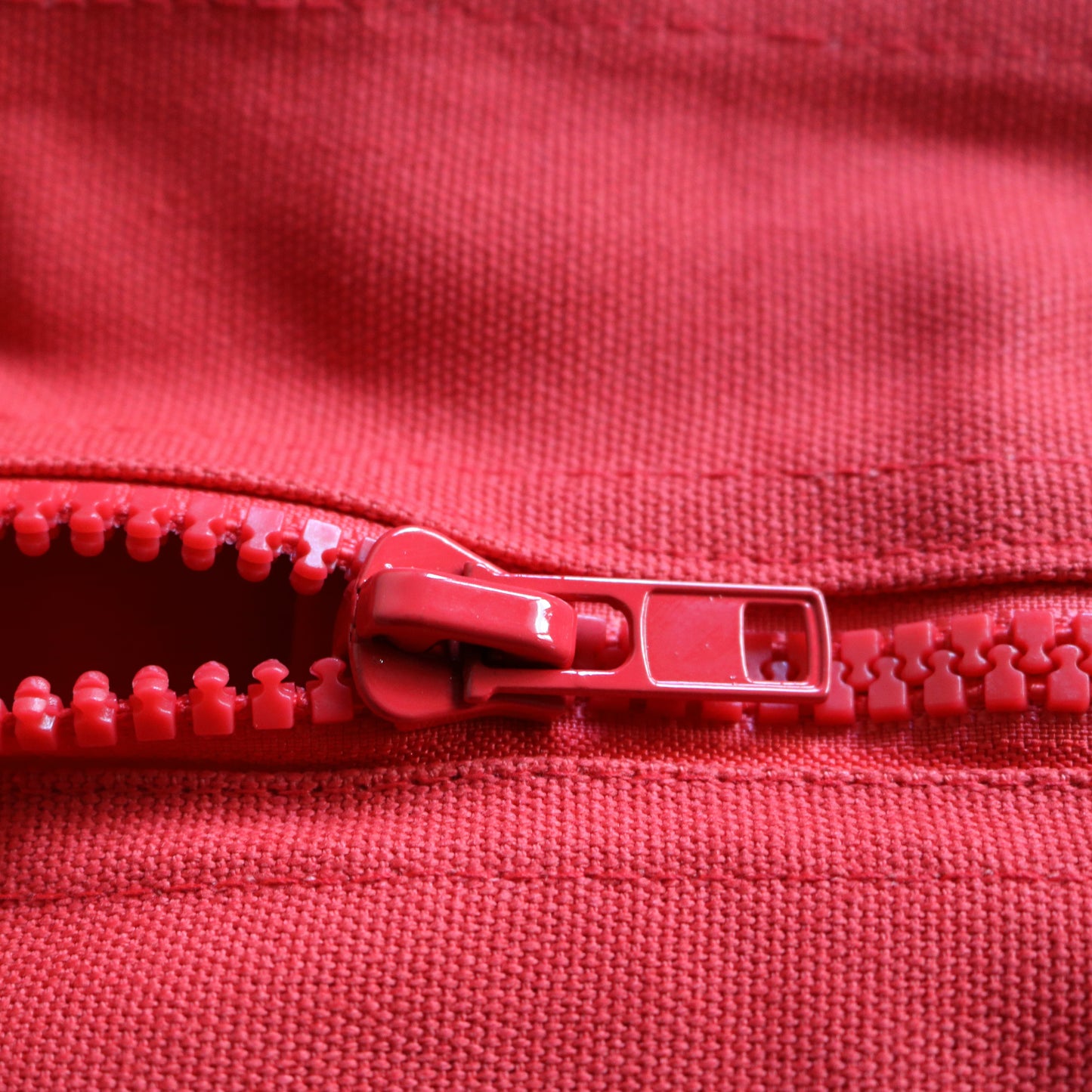 College Zipper Large Tote (Red)